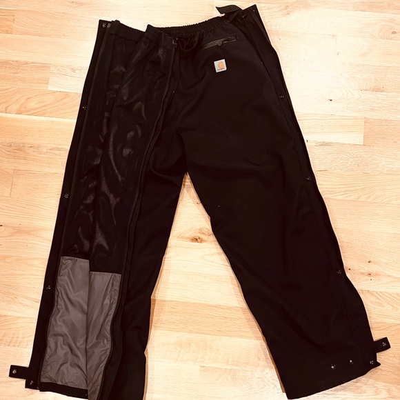 Carhartt Black Cargo Pants with Lightweight Fabric and Adjustable Fit - Picture 2 of 4